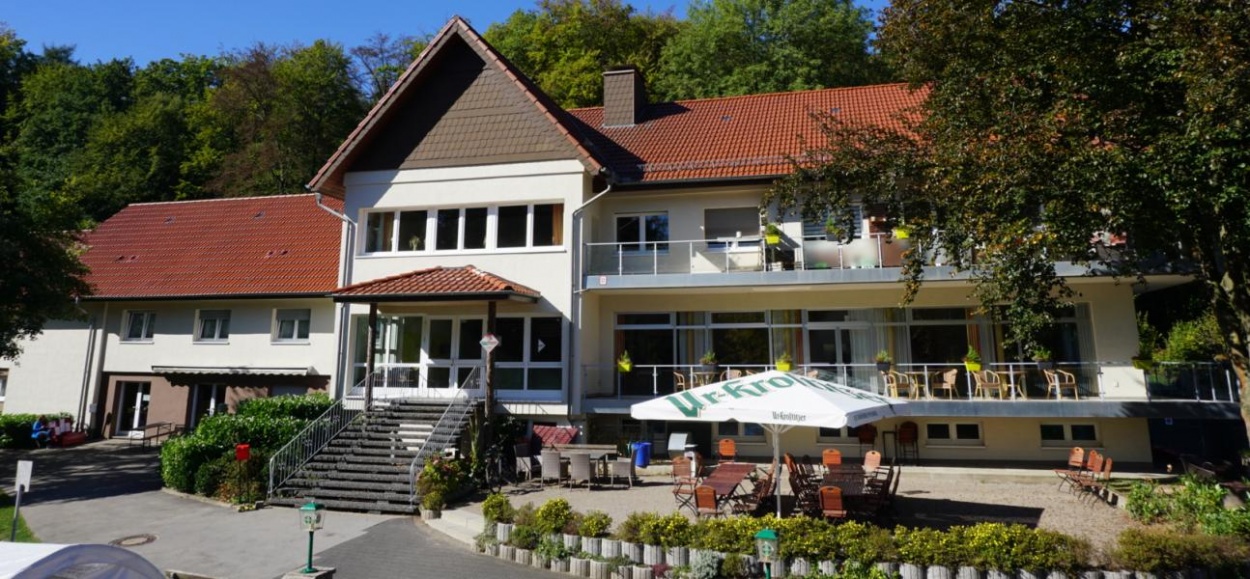 Unser Partnerhaus Naturfreundehaus Teutoburg in Bielefeld aktualisiert gerade seine Haus-Fotos. Bitte besuchen Sie uns in den kommenden Tagen erneut.
